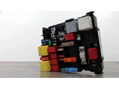 Fuse box PEUGEOT 3008 II SUV (MC_, MR_, MJ_, M4_) 1.2 THP/ PureTech 130 (MRHNSM, MRHNSU, MRHNSJ, MRHNYW,... | BP25448050E1 