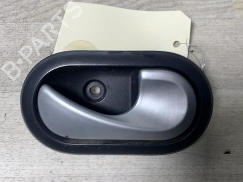 Used Front right interior door handle DACIA SANDERO 1.5 dCi (86 hp) 29639078