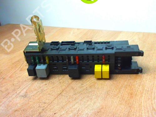 Used Fuse box Fuse box MERCEDES-BENZ C-CLASS Coupe (CL203) C 220 CDI (203.706) (143 hp) 30807055 30807055