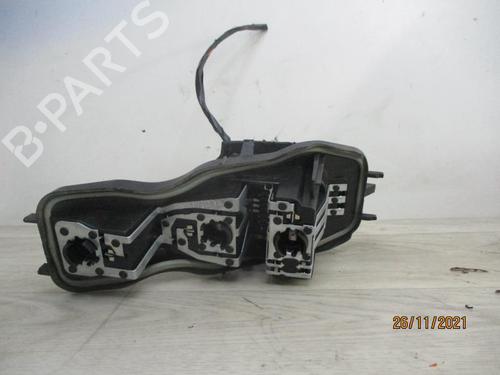 Used Licence plate light RENAULT SCÉNIC II (JM0/1_) 1.9 dCi (JM14) (131 hp) 21181895