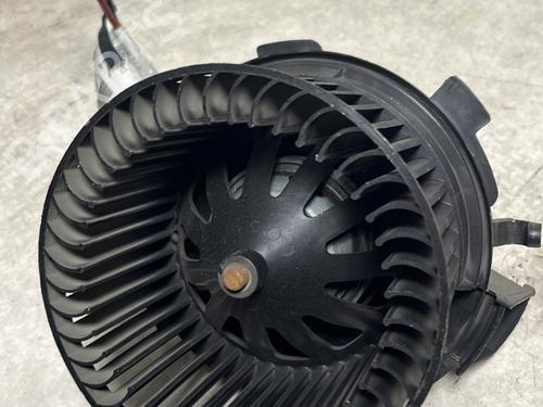 heater-blower-motor-peugeot-206-hatchback-2ac-1998-1999-2000-2001-2002-2003-2004-2005-2006-2007-2008-2009-2010-2011-2012-31669934 main image
