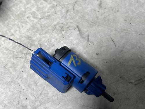 Used Switch VW FOX Hatchback (5Z1, 5Z3, 5Z4) 1.2 (55 hp) 31807552
