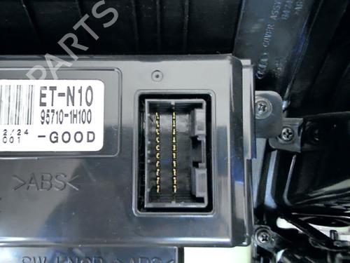 Middle console KIA CEE'D SW (ED) 1.6 CRDi 90 | BP31252137I22