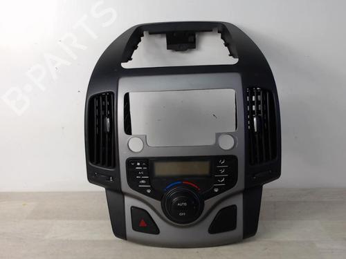 Consola central HYUNDAI i30 (FD) 1.6 CRDi (90 hp) 31252130