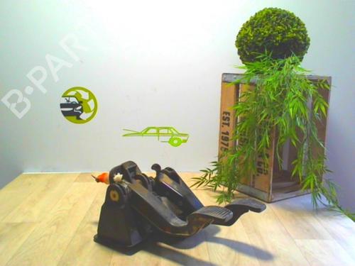 Używane Pedał FIAT PANDA (169_) 1.3 D Multijet (169AXG1A, 169AXD1A) (75 hp) 25380240