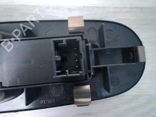 Right front window switch FIAT PUNTO EVO (199_) 1.3 D Multijet (199AXC1A, 199BXC1A, 199AXT1A, 199BXT1A) | BP25618973I26 