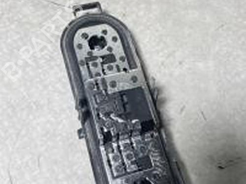 Luz matrícula PEUGEOT 5008 (0U_, 0E_) 1.6 HDi (114 hp) 31084868