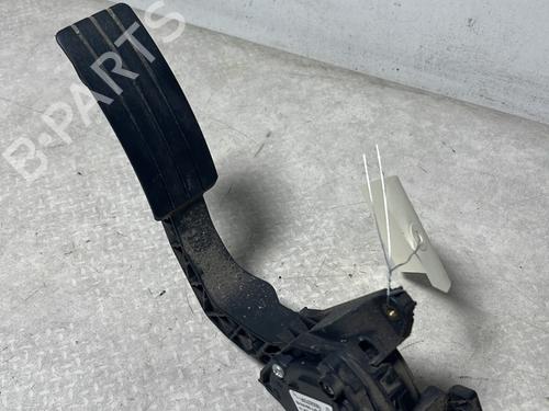 Used Pedal DACIA SANDERO II TCe 90 (B8M1, B8MA, B8AC) (90 hp) 31132457