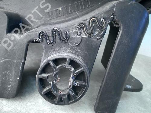 Right headlight RENAULT SCÉNIC I MPV (JA0/1_, FA0_) 1.9 dCi RX4 | BP24023572C29