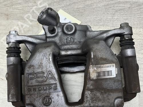 Used Right front brake caliper Right front brake caliper PEUGEOT 3008 II SUV (MC_, MR_, MJ_, M4_) 1.2 THP/ PureTech 130 (MRHNSM, MRHNSU, MRHNSJ, MRHNYW,... (131 hp) 25619928 25619928