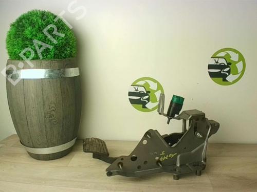 Used Break pedal RENAULT ZOE (BFM_) ZOE (88 hp) 23981279