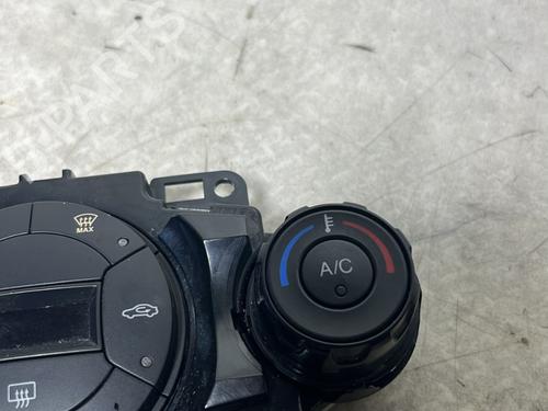 Climate control FORD FIESTA VI (CB1, CCN) 1.4 TDCi | BP32628321I5