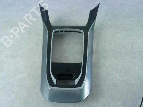 Consola central PEUGEOT 308 II (LB_, LP_, LW_, LH_, L3_) 1.6 HDi / BlueHDi 115 (115 hp) 31252160