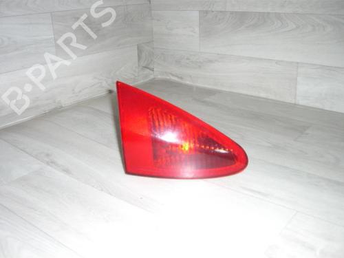 Used Left tailgate light ALFA ROMEO 147 (937_) 1.9 JTD (937.AXF1A, 937.BXF1A) (101 hp) 25618744