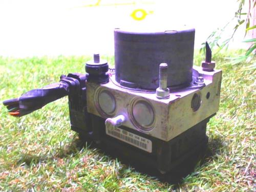 Used ABS pump RENAULT CLIO II (BB_, CB_) 1.5 dCi (B/CB08) (82 hp) 24021312