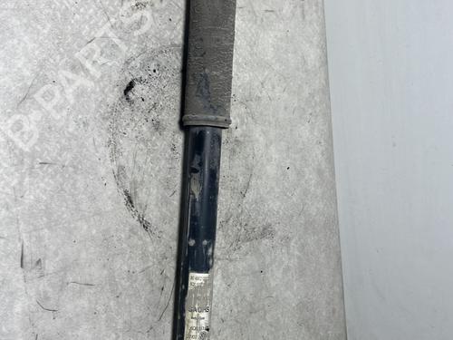Used Right rear shock absorber Right rear shock absorber VW POLO IV (9N_, 9A_) 1.2 (60 hp) 31927674 31927674
