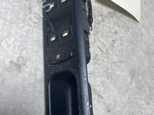 Used Left front window switch Left front window switch PEUGEOT 407 SW (6E_, 6D_) 2.0 HDi 135 (136 hp) 31970080 31970080