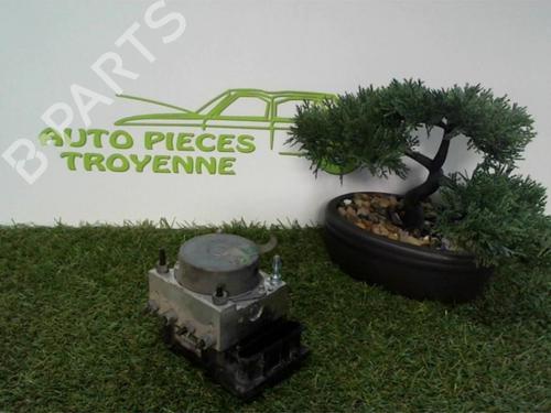 Used ABS pump RENAULT CLIO III (BR0/1, CR0/1) 1.2 16V (BR02, BR0J, BR11, CR02, CR0J, CR11) (75 hp) 26199138