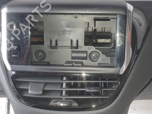 Dashboard PEUGEOT 208 I (CA_, CC_) 1.4 HDi | BP32423098C46 
