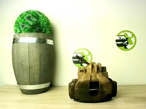 Used Right front brake caliper VOLVO V70 II (285) 2.4 D (131 hp) 30666845