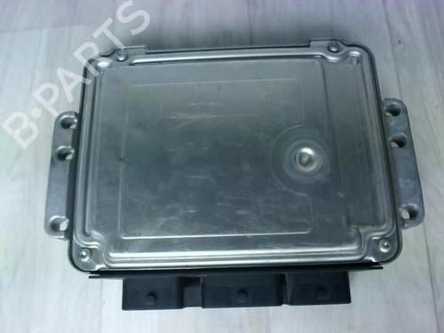 Used Control unit RENAULT SCÉNIC II (JM0/1_) 1.9 dCi (JM0G, JM12, JM1G, JM2C) (120 hp) 24022563