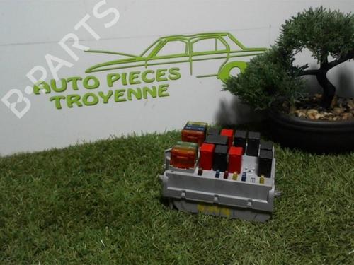 Used Fuse box FIAT PUNTO (188_) 1.3 JTD 16V (70 hp) 21181685
