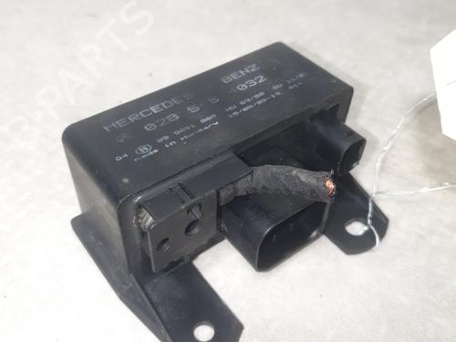 electronic-sensor-mercedes-benz-s-class-w220-v220-1998-1999-2000-2001-2002-2003-2004-2005-30807630 main image