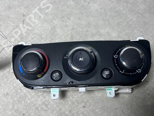 climate-control-renault-clio-iv-bh_-2012-2013-2014-2015-2016-2017-2018-2019-2020-2021-32262860 main image