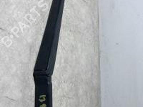 Used Front windshield wiper arm SUBARU FORESTER (SJ_) 2.0 i AWD (SJ5) (150 hp) 30981507