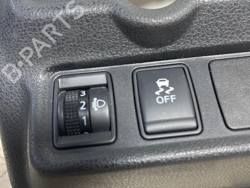 Commutateur Commutateur NISSAN NOTE (E12) 1.5 dCi (90 hp) 35805402 35805402