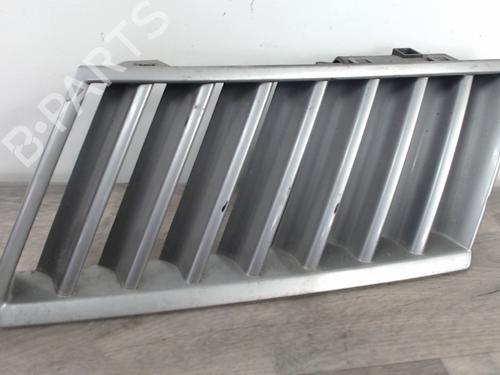 Used Grille RENAULT VEL SATIS (BJ0_) 2.2 dCi (BJ0E, BJ0F) (150 hp) 26199233