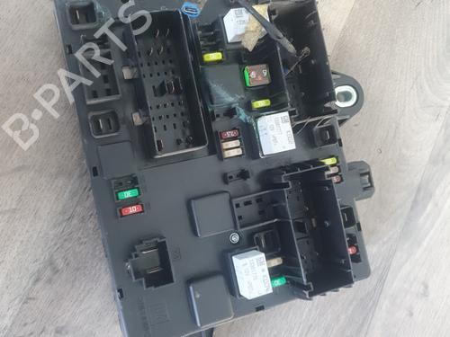 Used Fuse box OPEL ZAFIRA TOURER C (P12) 2.0 CDTi (75) (130 hp) 31058142