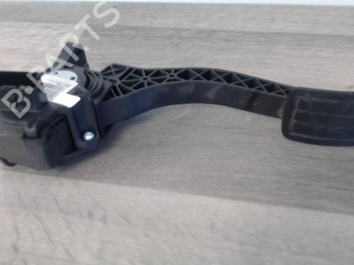 Used Pedal Pedal PEUGEOT 3008 II SUV (MC_, MR_, MJ_, M4_) 1.2 THP/ PureTech 130 (MRHNSM, MRHNSU, MRHNSJ, MRHNYW,... (131 hp) 25619905 25619905