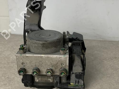 abs-pump-dacia-sandero-15-dci-8201063079-2008-21171873 main image