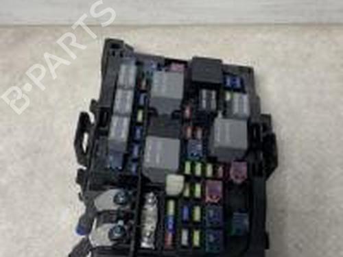 Used Fuse box KIA CARENS III MPV (UN) 2.0 CRDi 140 (140 hp) 31127832