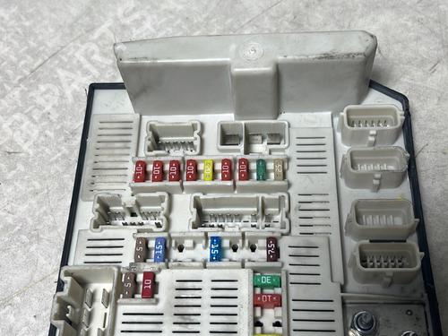Used Fuse box RENAULT SCÉNIC II (JM0/1_) 1.5 dCi (JM1E, JM16) (106 hp) 31084904