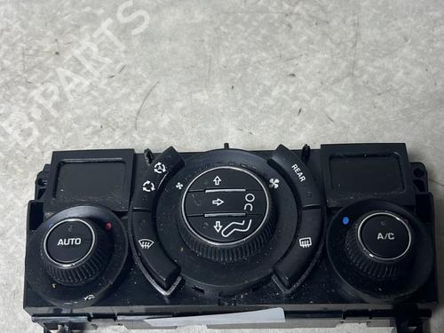 Used Climate control PEUGEOT 5008 (0U_, 0E_) 1.6 HDi (114 hp) 31133616