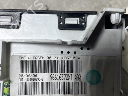 Display monitor PEUGEOT 206 Hatchback (2A/C) 1.4 i | BP31086422C48 