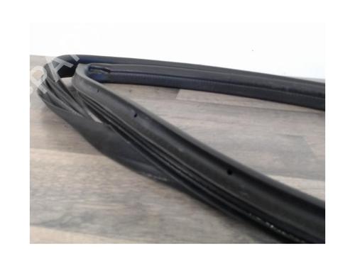 Rubber door seal FORD FIESTA VI (CB1, CCN) 1.4 TDCi | BP27177101C142 