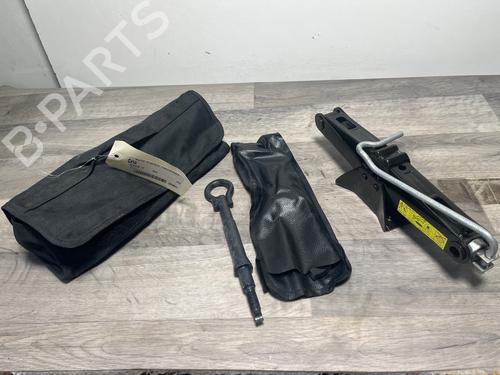 Used Jack Kit Jack Kit CITROËN C4 CACTUS 1.6 BlueHDi 100 (99 hp) 36668516 36668516