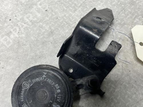 horn-renault-clio-ii-bb_-cb_-1998-1999-2000-2001-2002-2003-2004-2005-2006-2007-2008-2009-2010-2011-2012-2013-2014-2015-2016-31807538 main image