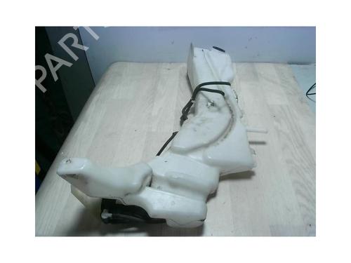Used Windscreen washer tank FORD KUGA I 2.0 TDCi (136 hp) 24027491