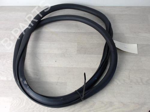 Used Rubber door seal Rubber door seal PEUGEOT 208 II (UB_, UP_, UW_, UJ_) 1.2 PureTech 75 (75 hp) 24027070 24027070