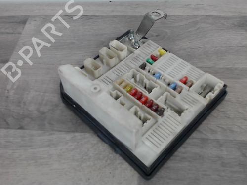 Used Fuse box Fuse box RENAULT SCÉNIC II (JM0/1_) 1.5 dCi (JM1E, JM16) (106 hp) 25619733 25619733