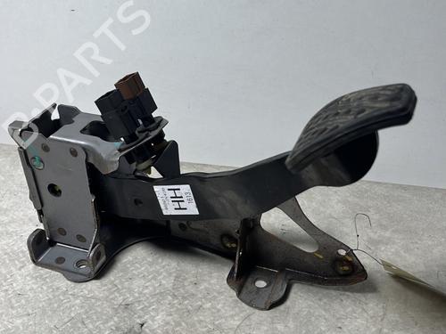 Rempedaal RENAULT KOLEOS I (HY_) 2.0 dCi 4x4 (HY0K) (150 hp) 32143270