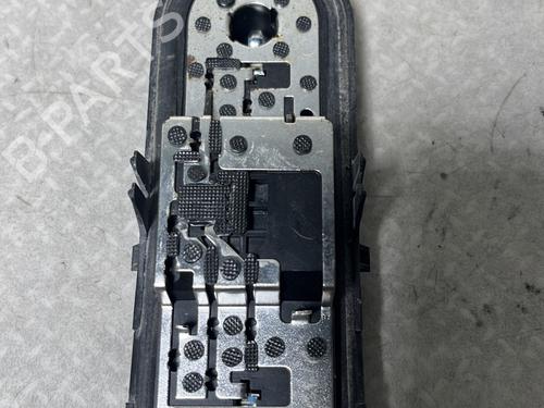 licence-plate-light-peugeot-5008-0u_-0e_-2009-2010-2011-2012-2013-2014-2015-2016-2017-31084866 main image