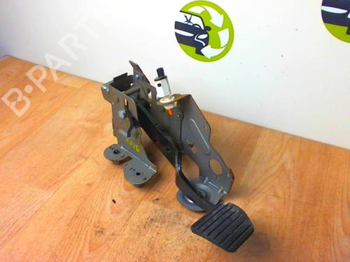 Used Break pedal RENAULT SCÉNIC III (JZ0/1_) 1.5 dCi (JZ02, JZ0R) (95 hp) 23981268
