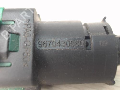 switch-peugeot-208-i-ca_-cc_-12-vti-82-2012-2013-2014-2015-2016-2017-2018-2019-2020-21182984 main image