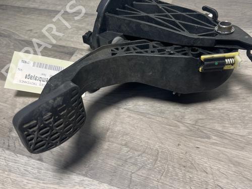 Used Clutch pedal Clutch pedal MERCEDES-BENZ A-CLASS (W176) A 180 CDI / d (176.012) (109 hp) 36568922 36568922