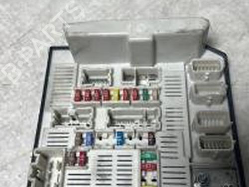 Zekeringkast RENAULT SCÉNIC II (JM0/1_) 1.5 dCi (JM1E, JM16) (106 hp) 31084904